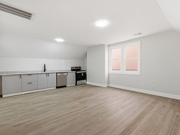 5th image of 4635 John R St #3