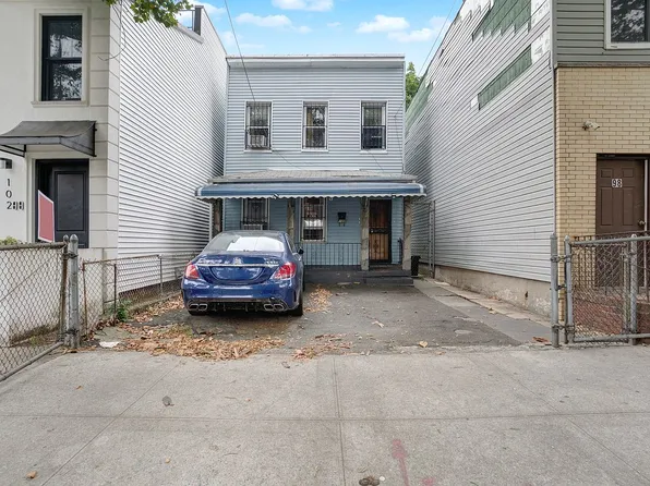 100 Veronica Pl, Brooklyn, NY 11226