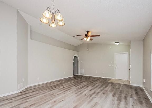 4th image of 9002 Richardson Ct