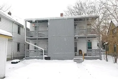 635 Adams St NE — Photo 9