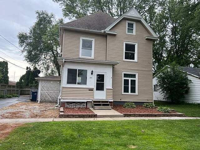 1st image of 221 W Boston Ave