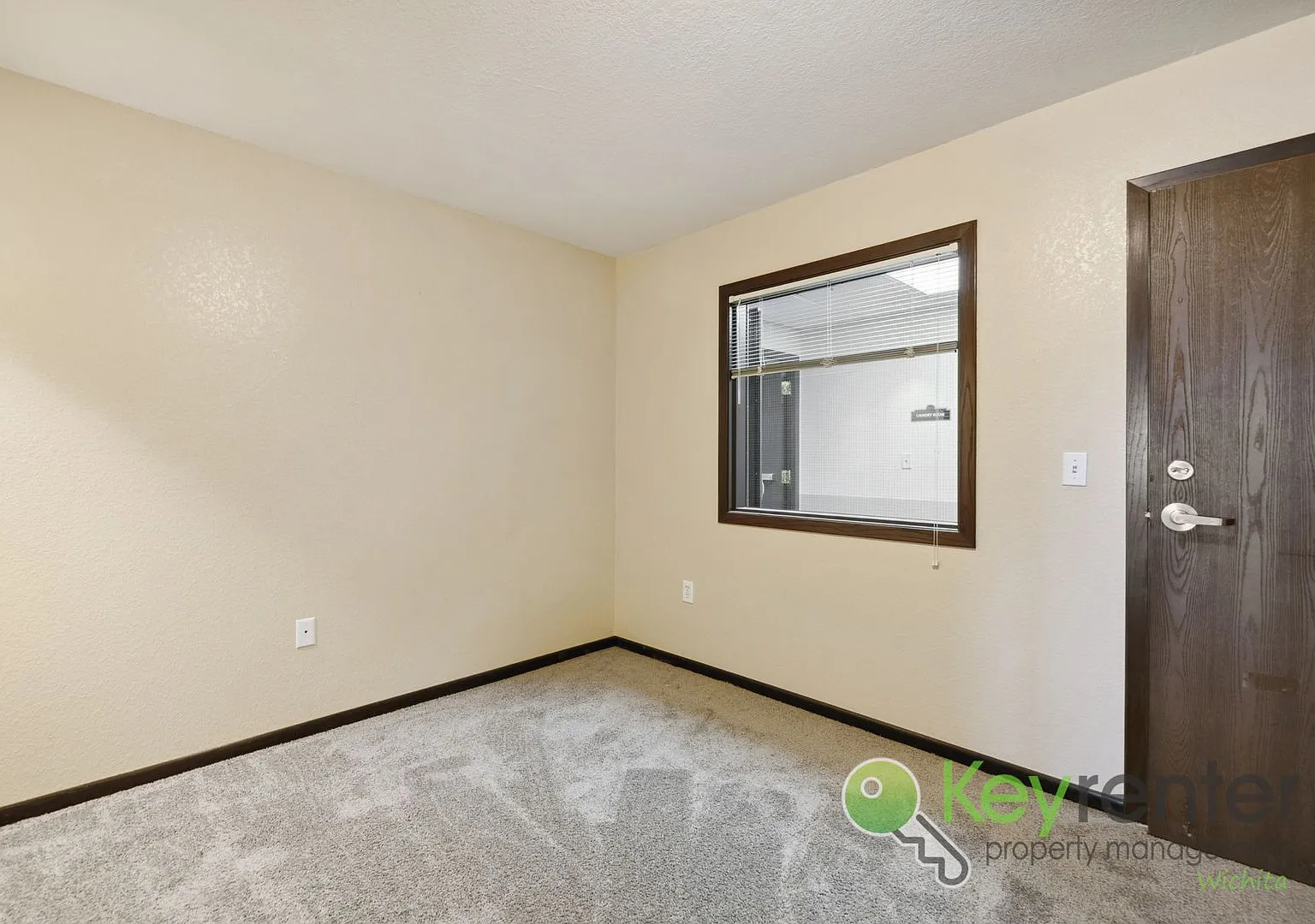$650 / 1 br / 1.0 ba / 630 sqft Simple Living - Studio Apartments! — Photo 3