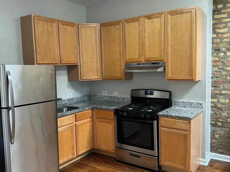 2833 W Warren Blvd #2 — Photo 3
