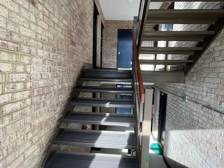 Woods Edge Apartments — Photo 20