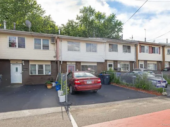 78 Roosevelt Dr, West Haverstraw, NY 10993