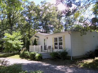 3303 Seed House Rd, Iuka, IL 62849