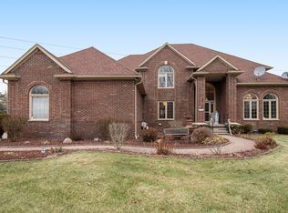 5755 Middle Branch Dr, Shelby Township, MI 48316