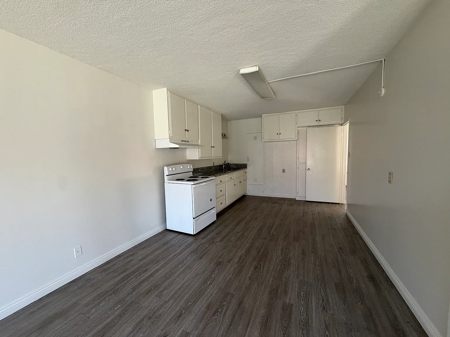 1 bed, 700 sqft, $1,995 — Photo 3
