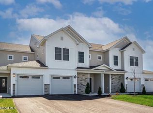 32 Kendra Ct, Cohoes, NY 12047