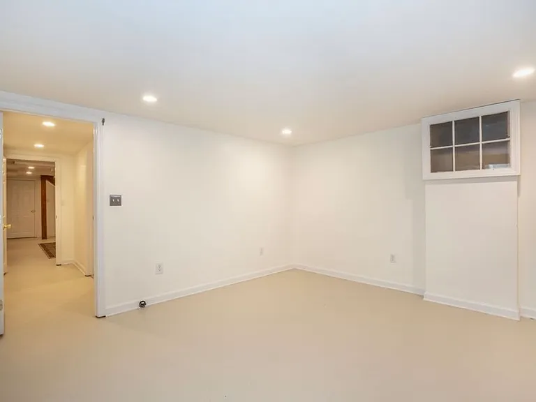 59 Milton St #1 — Photo 12