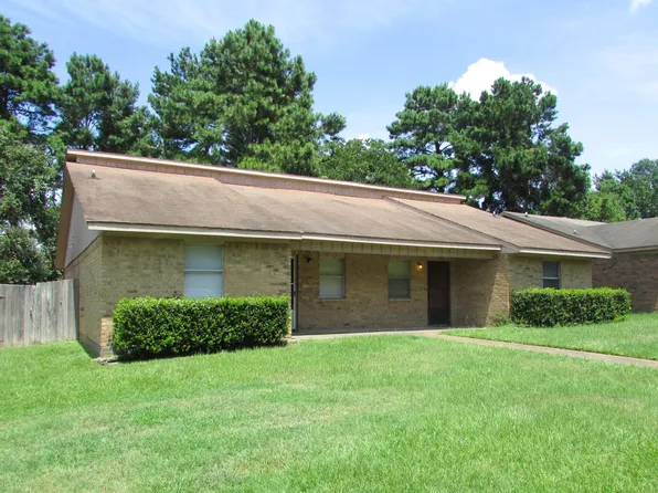 207 Lakeridge Dr, Huntsville, TX 77340