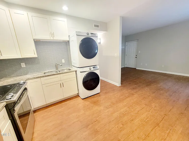 1422 Scales St #G — Photo 6