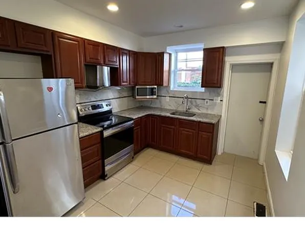 1516 S Newkirk St, Philadelphia, PA 19146