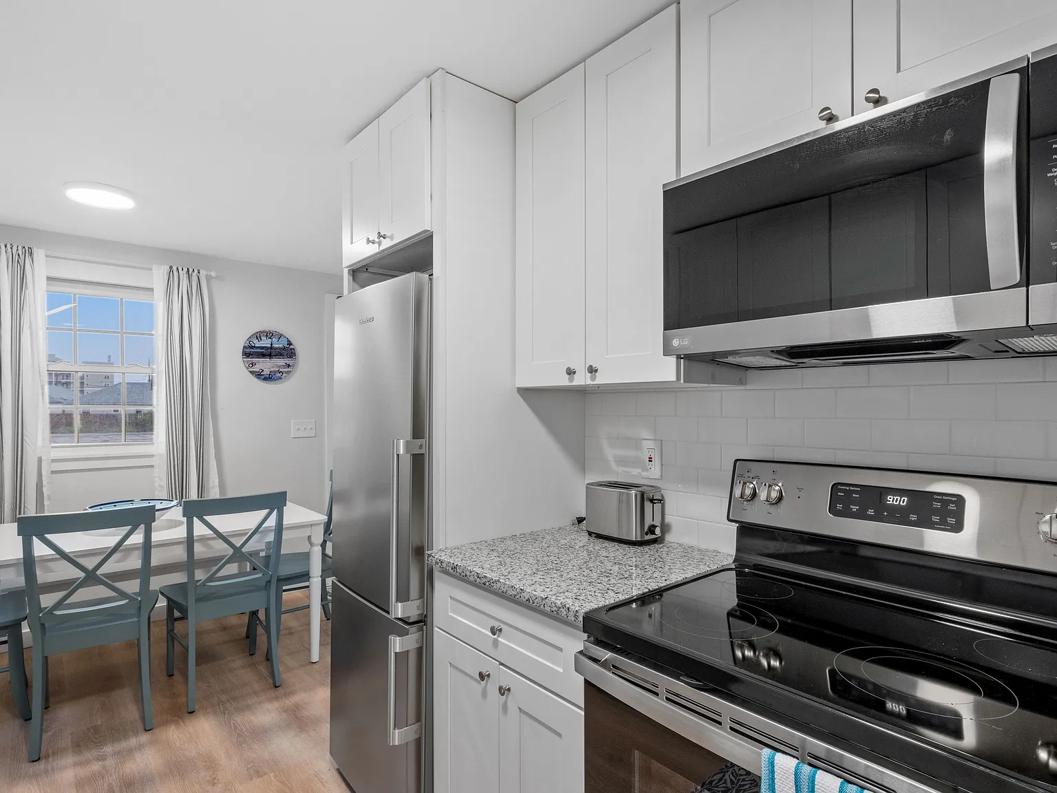 2 bed, 1080 sqft, $2,550 — Photo 3