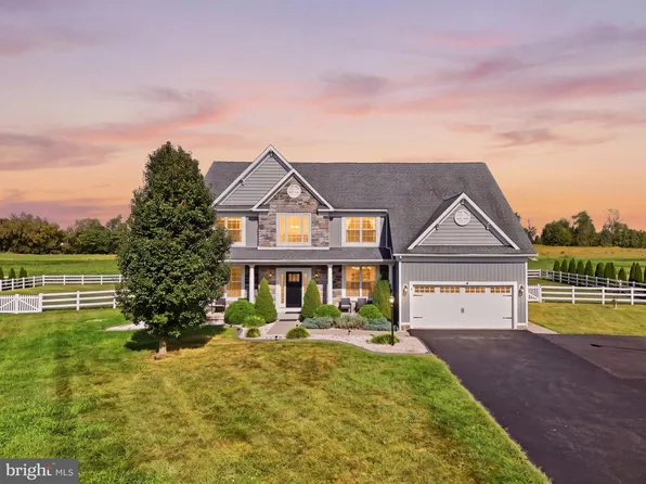 194 Statice Dr, Hedgesville, WV 25427