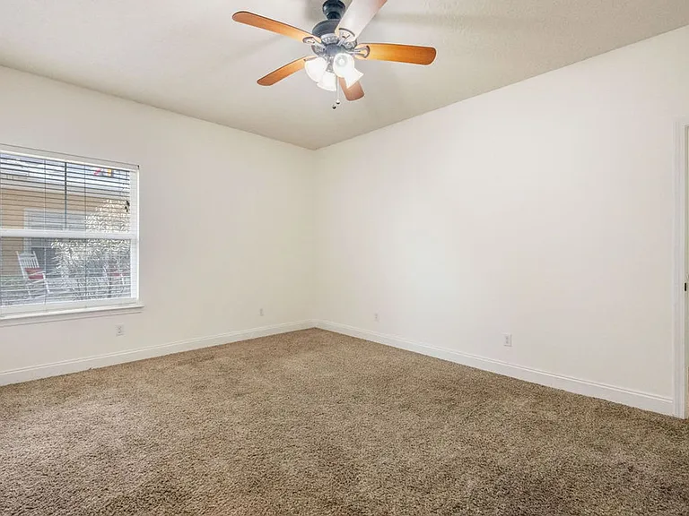 2159 Bayshore Dr — Photo 32
