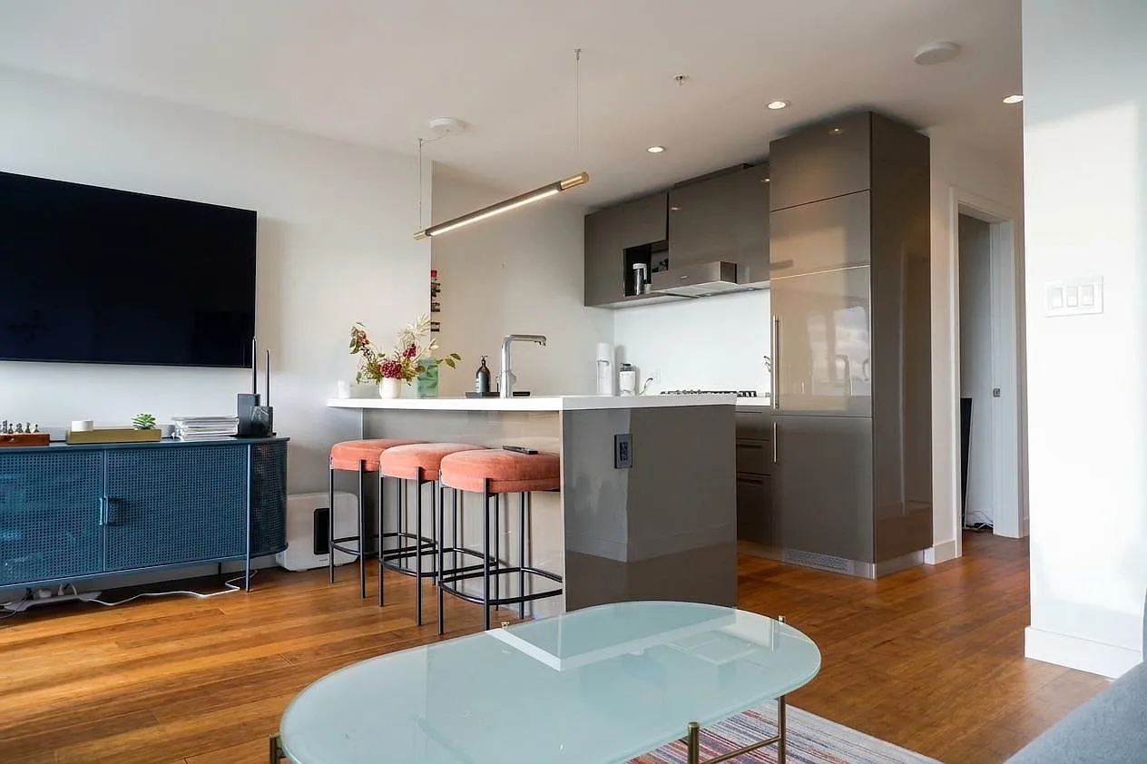 2 bed, 1600 sqft, $5,950 — Photo 3