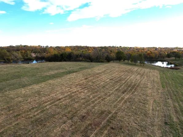 1 Summerset Rd, Indianola, IA 50125