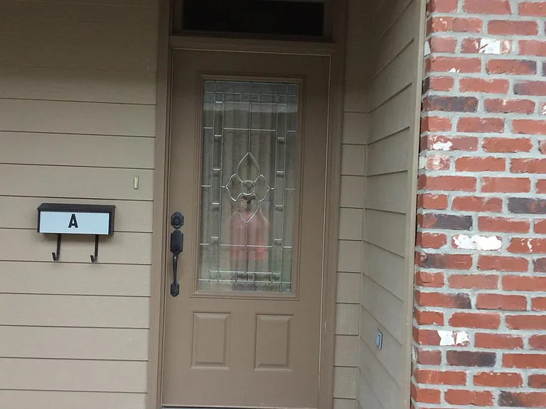 1726 Oakley St — Photo 3