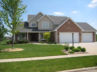 5 Bishops Ct, Washington, IL 61571