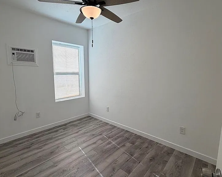 13950 Hesperia Rd #3A — Photo 5