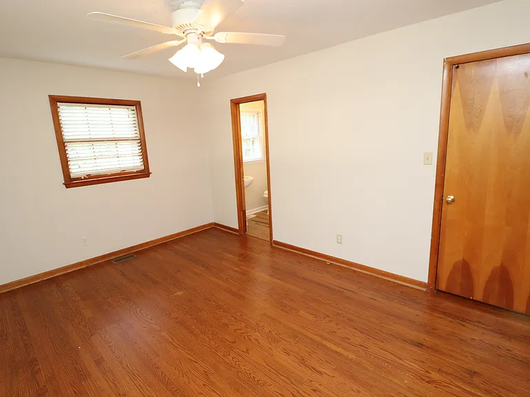 116 Shirley Dr — Photo 23