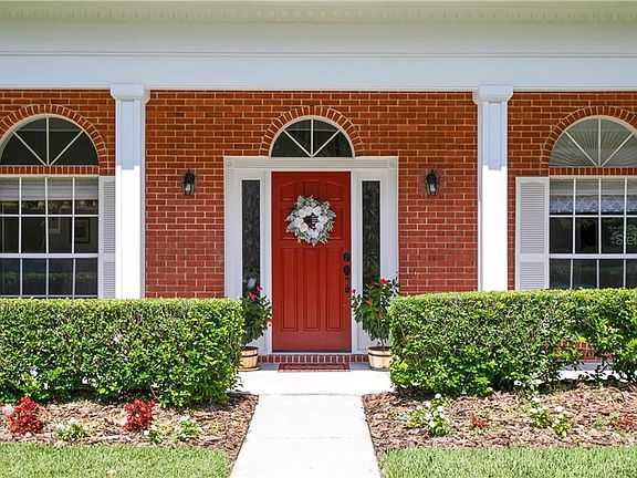 2nd image of 1480 Twin Oaks Cir