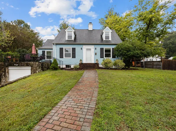 616 W Willowbrook Dr, Burlington, NC 27215