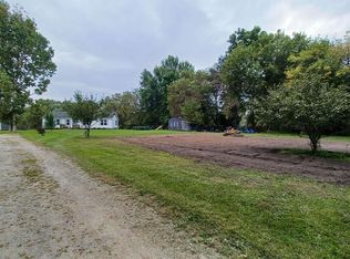 7699 Ravenswood Rd, Wales, MI 48027