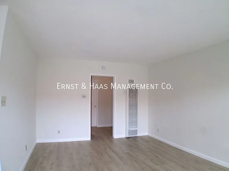 2735 E Broadway #3 — Photo 3