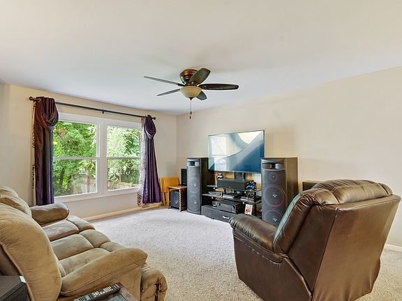 3rd image of 315 SE Garfield Ave