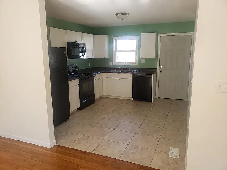 12 Rallen Dr — Photo 4