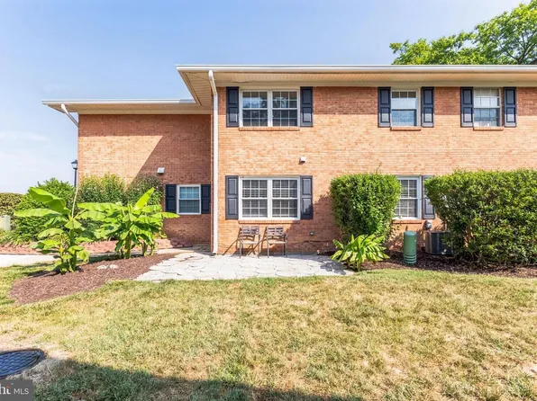 8688 Walutes Cir, Alexandria, VA 22309