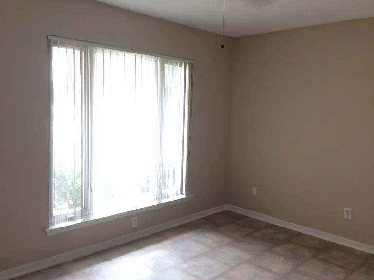 1201 Travis St — Photo 9