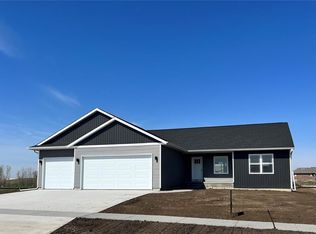 7000 Colpepper Dr SW, Cedar Rapids, IA 52404