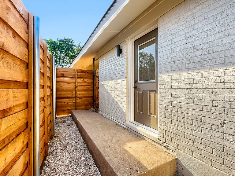 6504 Hickman Ave #A — Photo 21