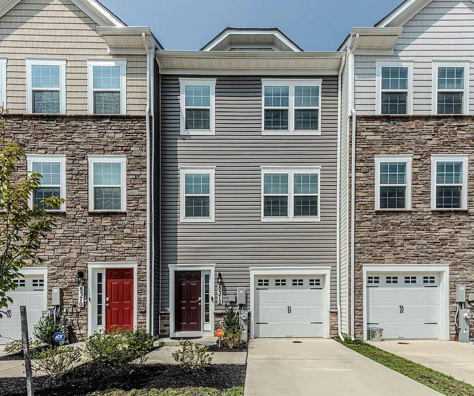 4 bed, 3.5 bath, 1980 sqft, $3,200 — Photo 1