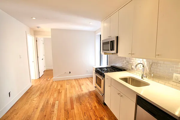 Rented by Vertical Real Estate LLC | media 3