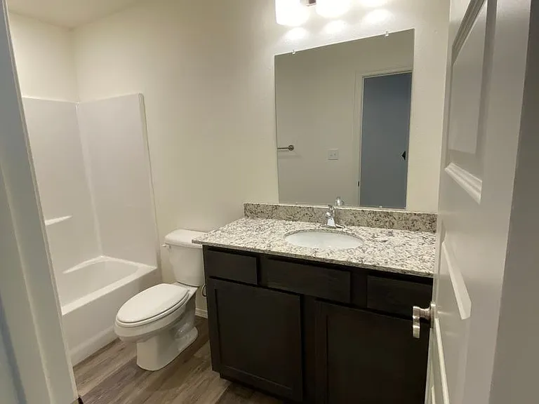 4211 Sante Fe Sq — Photo 54
