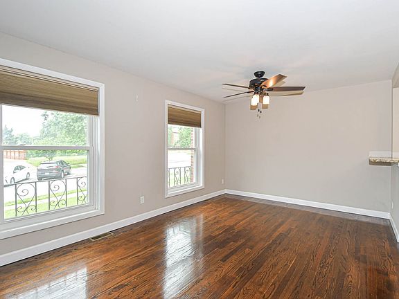 3rd image of 7359 Balson Ave