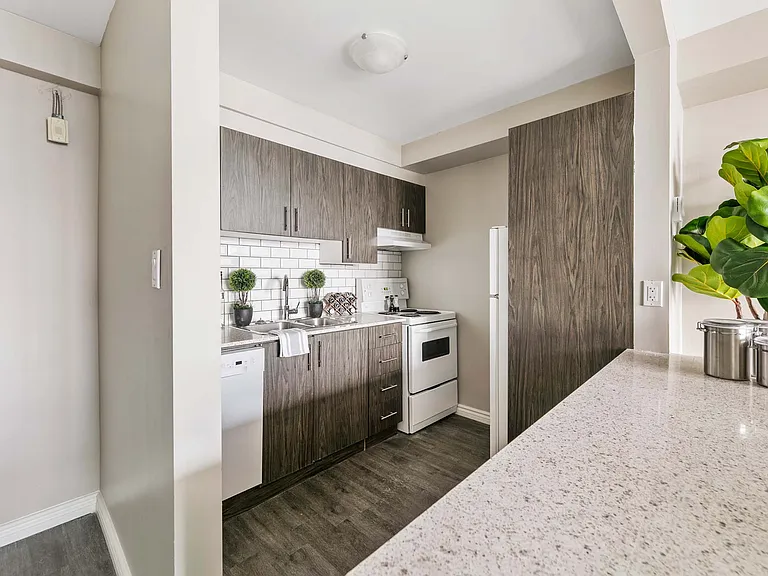 8575 Riverside Dr E — Photo 23