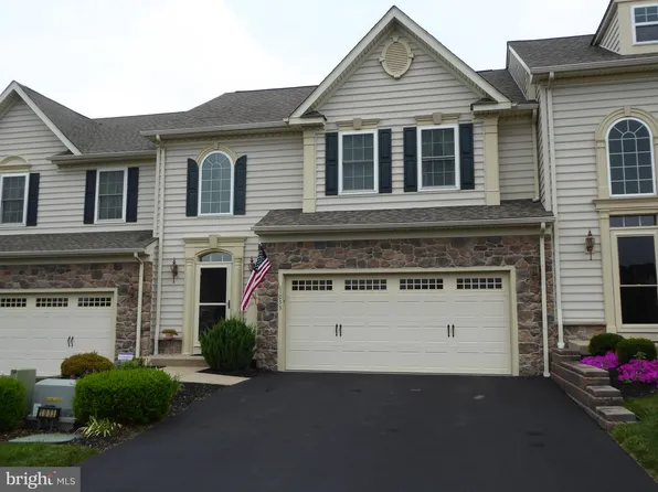 1033 Arbour Ln, Quakertown, PA 18951