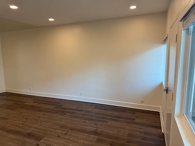 1011 Linden Ave #9 — Photo 7