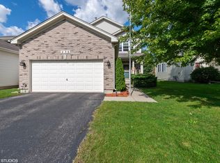 236 W Norwell Ln, Round Lake, IL 60073