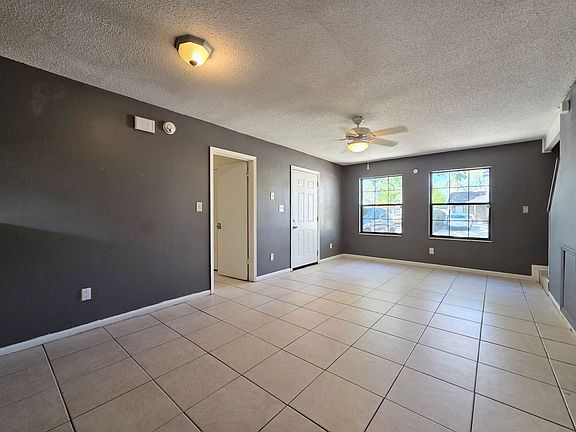 4th image of 486 Tamarack St