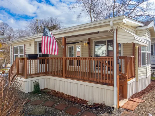 65 Summer Place Dr, Waynesville, NC 28785