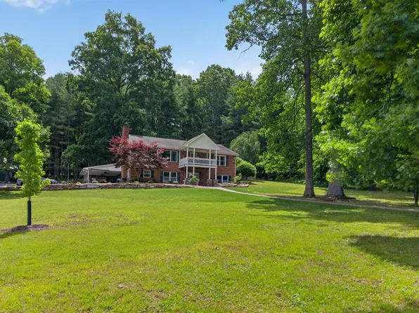 1955 Joy Ranch Rd, Woodlawn, VA 24381