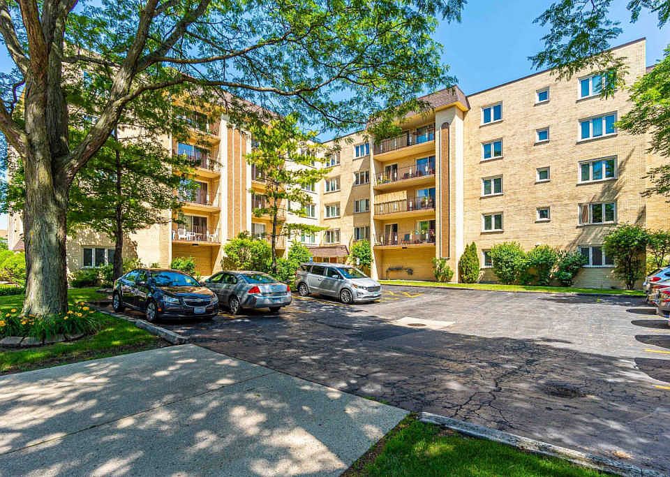 1st image of 6460 W Belle Plaine Ave APT 501