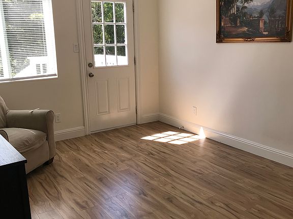 4th image of 211 Miramar Ave #3