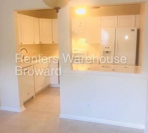 3rd image of 4106 NW 88th Ave APT 4